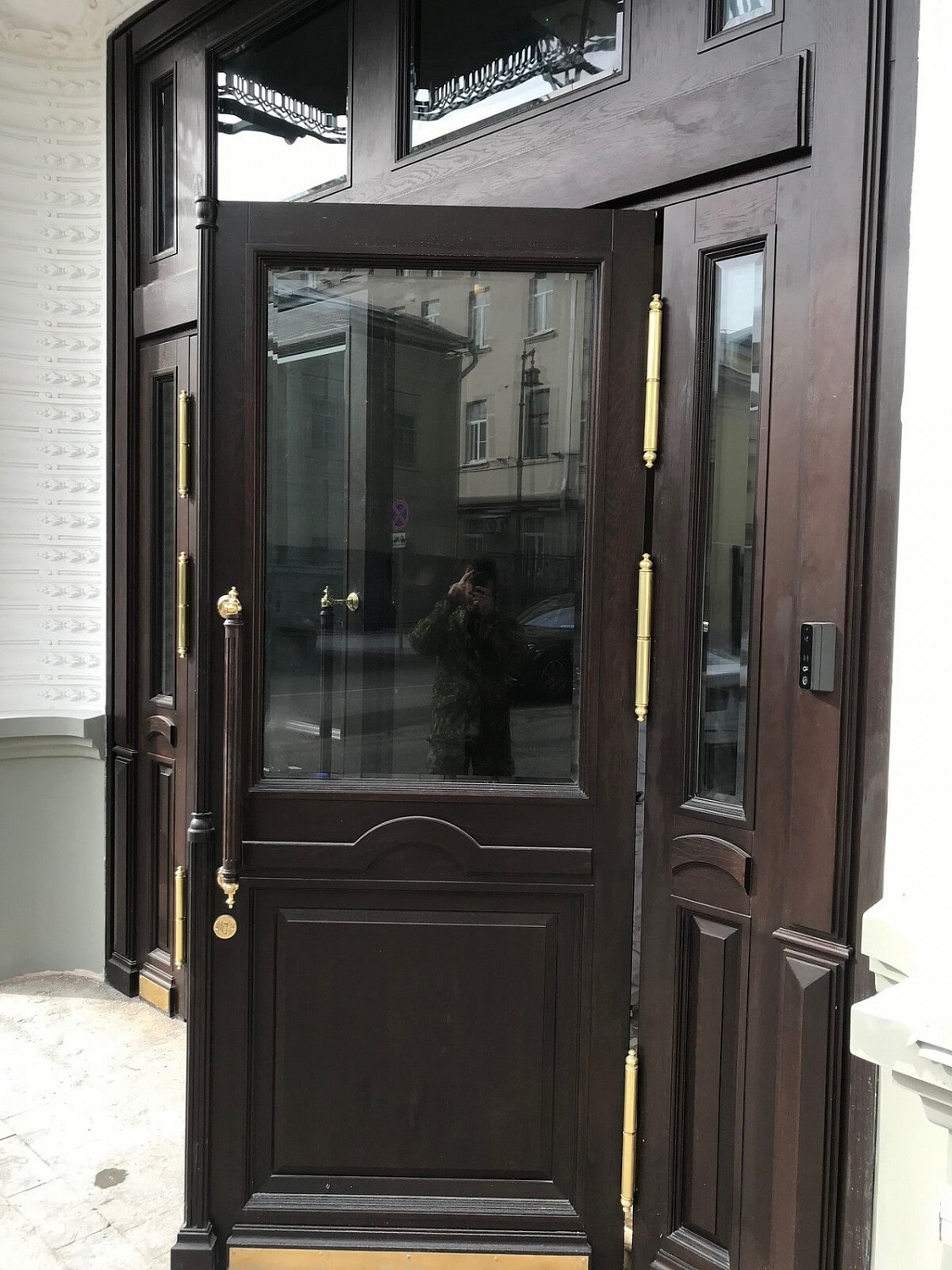Входная группа и двери из массива дуба ул.Пречистенка